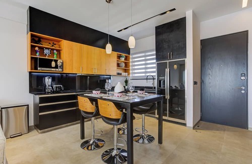 Romantic Zone Apartment | Stylish Romantic Zone Pool Ocean Views Rooftop Bar