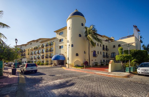 Isla Iguana Hotel | Flamingo Vallarta Hotel & Marina