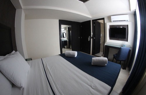Colonia 5 de Diciembre Hotel | Hotel Portonovo Plaza Malecon