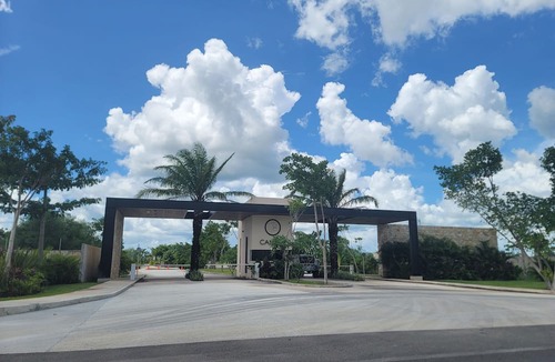 Merida House | Charming 3-bedroom townhome with AC and WiFi in delightful Sitpach