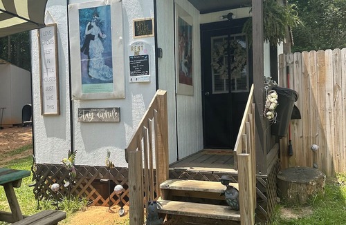 Travelers Rest Apartment | Tiny slice of of heaven tiny retreat This rustic charm is located on a farm.