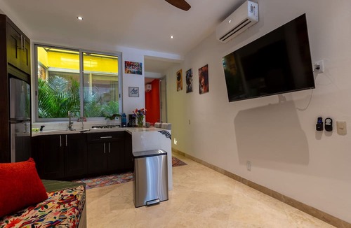 Lazaro Cardenas Apartment | Paraiso Bohemio , 1 block from the beach