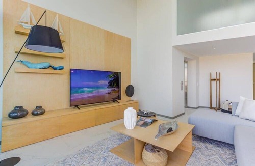Flamingos Apartment | Beachfront Marítima Penthouse w/ 2 Pools & Gym