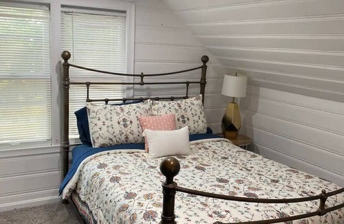 Kamm's Corners House | Cozy 3 Bedroom House on the Westside of Cleveland
