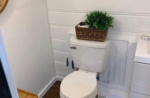 Kamm's Corners House | Cozy 3 Bedroom House on the Westside of Cleveland