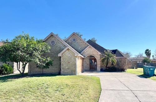 Pharr House | Large, Quiet Home w/Excellent Heated Indoor Pool, Pet-Friendly!