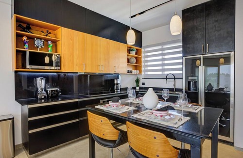 Romantic Zone Apartment | Stylish Romantic Zone Pool Ocean Views Rooftop Bar