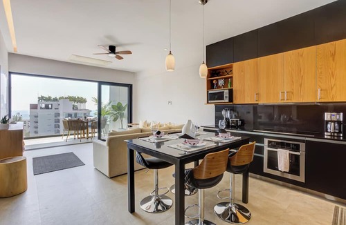 Romantic Zone Apartment | Stylish Romantic Zone Pool Ocean Views Rooftop Bar