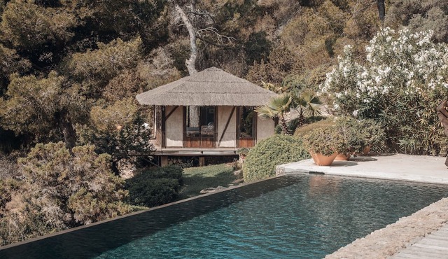 Holiday Home 'Villa Jumali' with Sea View, Wi-Fi and Air Conditioning