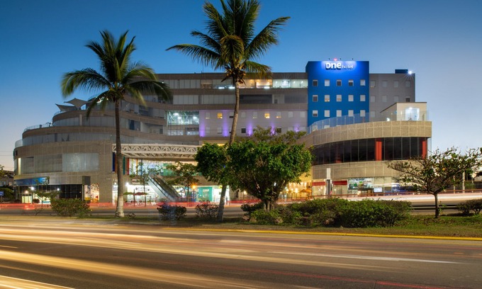 Area Militar de Vallarta Hotel | One Puerto Vallarta Aeropuerto