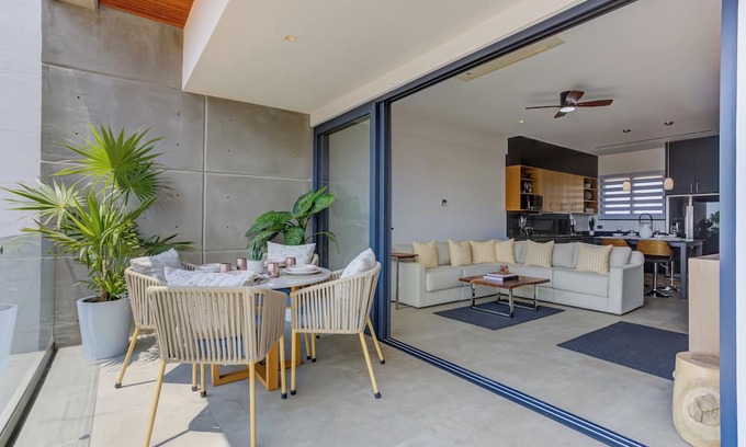 Romantic Zone Apartment | Stylish Romantic Zone Pool Ocean Views Rooftop Bar